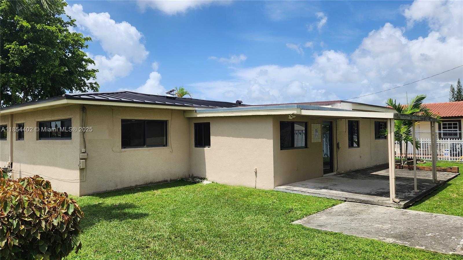 Small Image of 6241 NORTH WEST 110TH ST, Hialeah Number 20