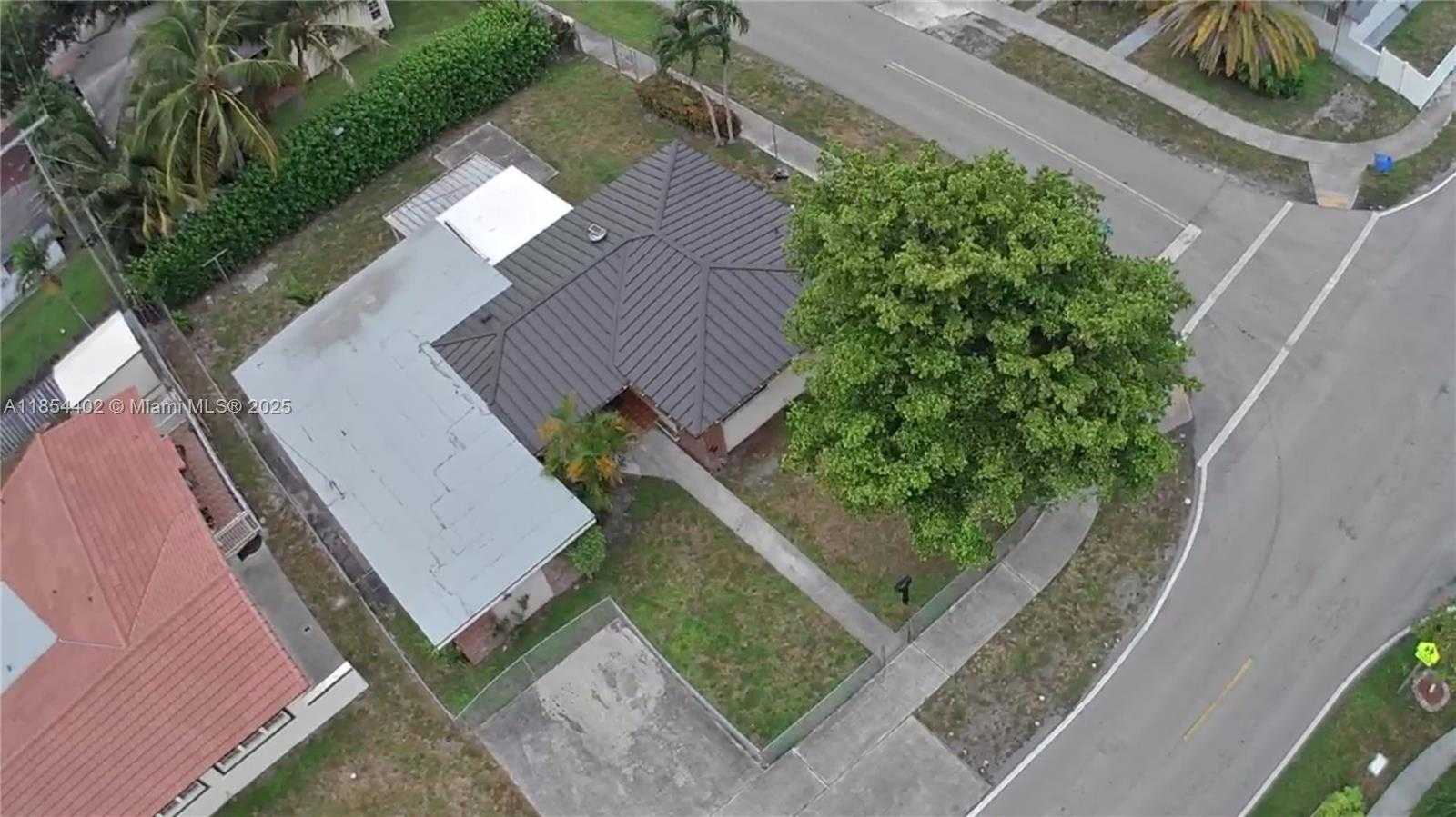 Small Image of 6241 NORTH WEST 110TH ST, Hialeah Number 25