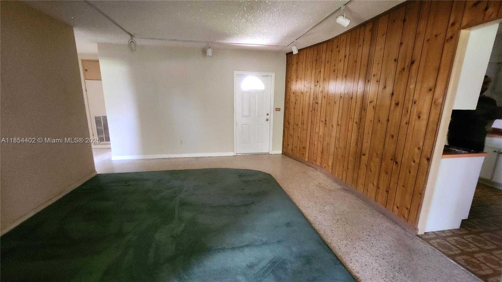 Small Image of 6241 NORTH WEST 110TH ST, Hialeah Number 5