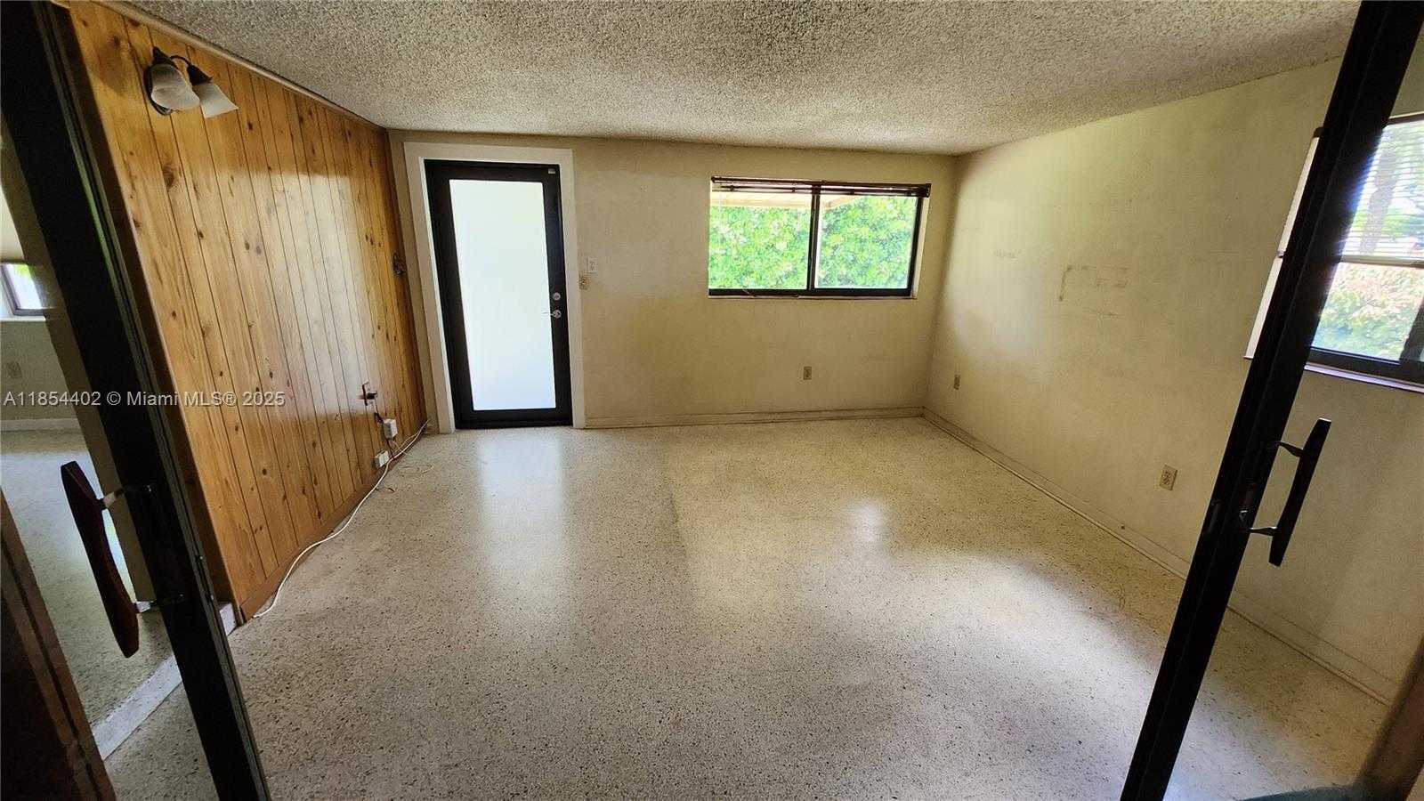 Small Image of 6241 NORTH WEST 110TH ST, Hialeah Number 6