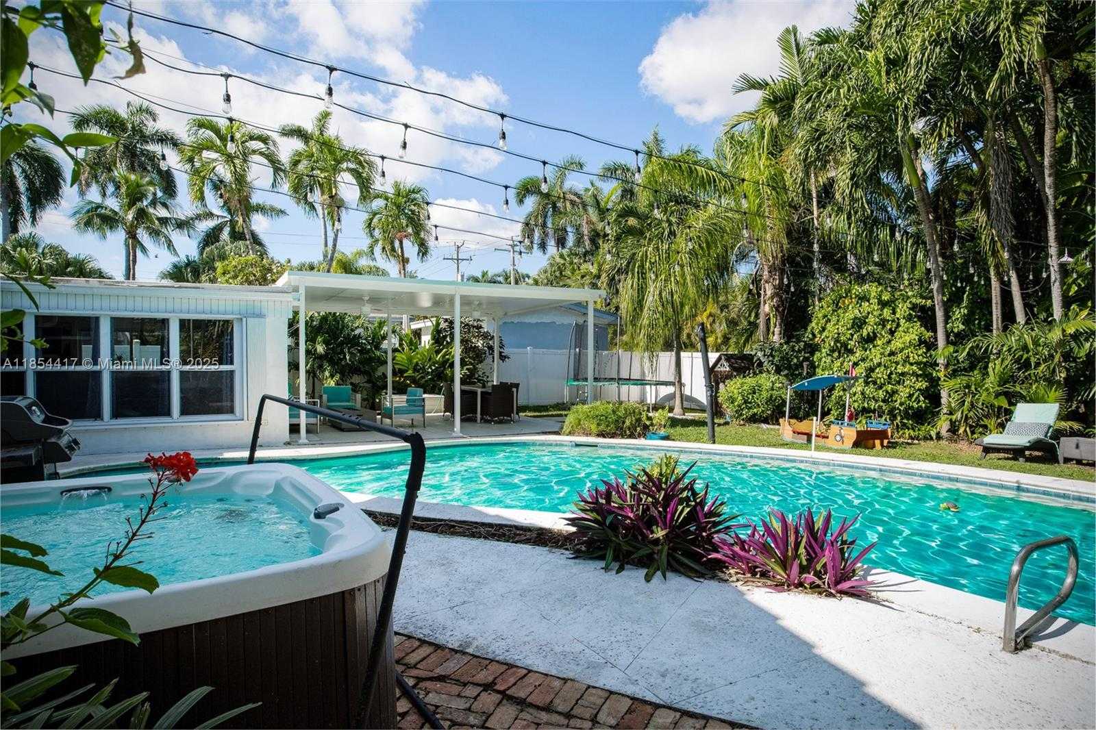 Small Image of 955 VAN BUREN ST, Hollywood Number 20
