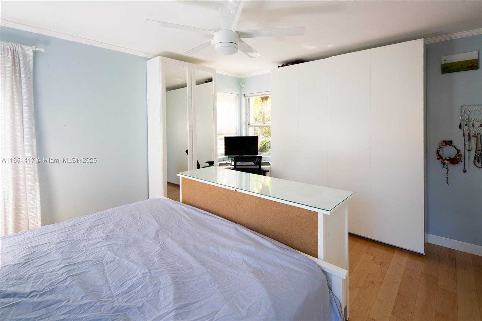 Small Image of 955 VAN BUREN ST, Hollywood Number 24