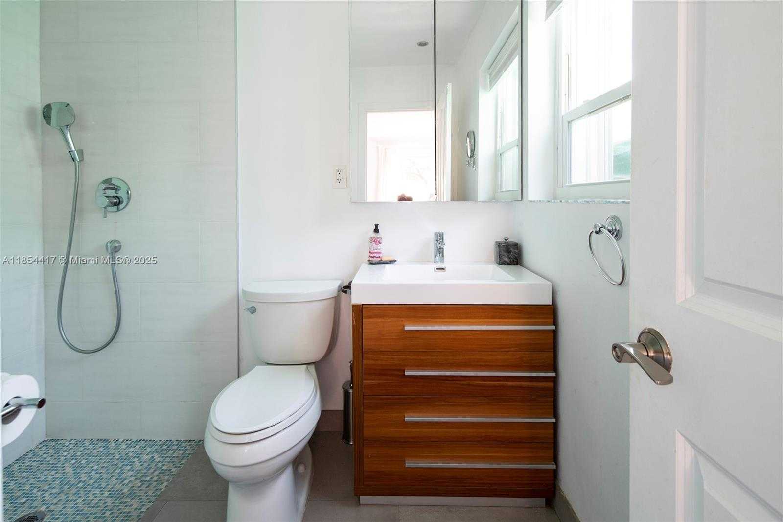 Small Image of 955 VAN BUREN ST, Hollywood Number 25
