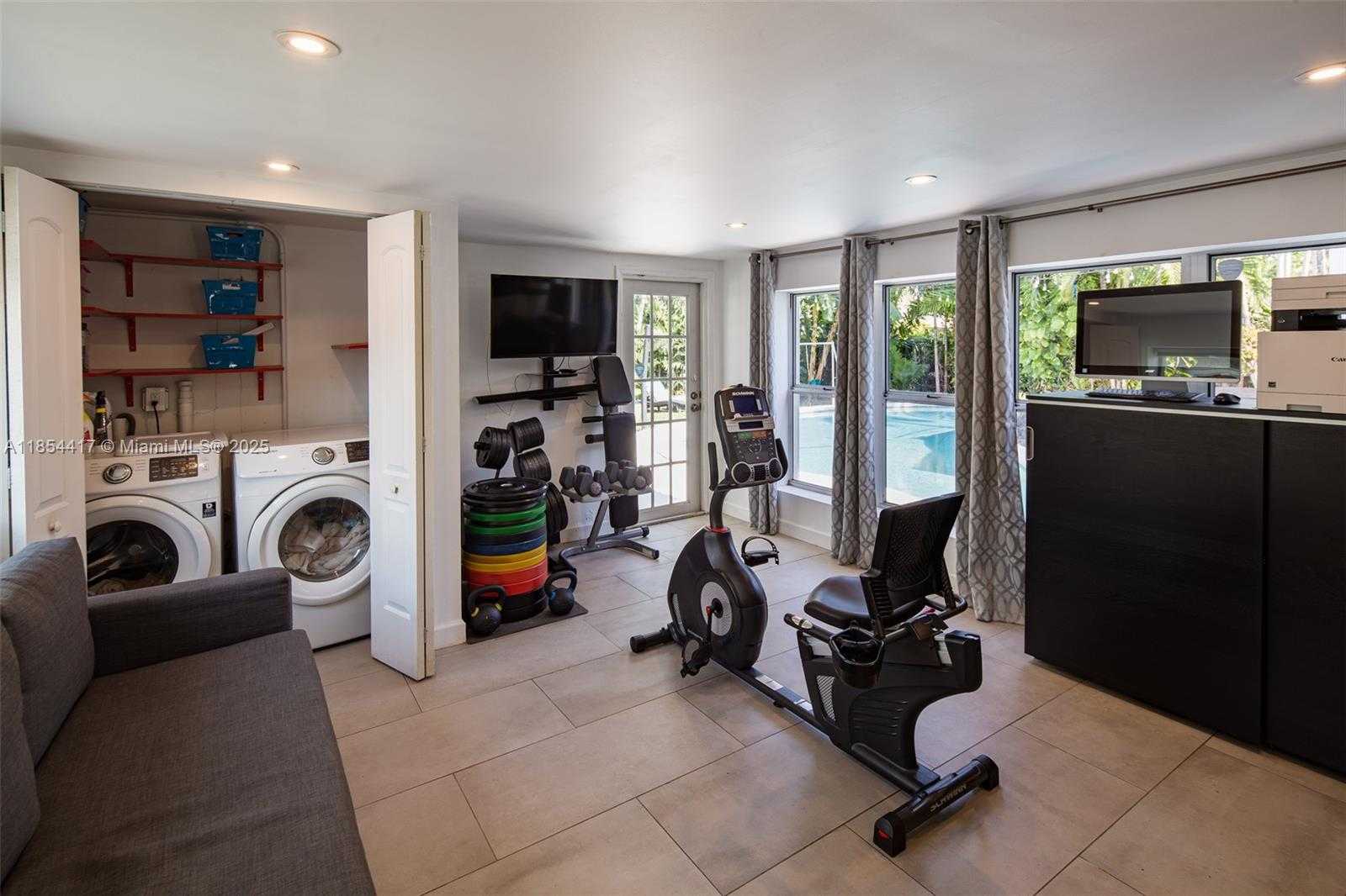 Small Image of 955 VAN BUREN ST, Hollywood Number 29