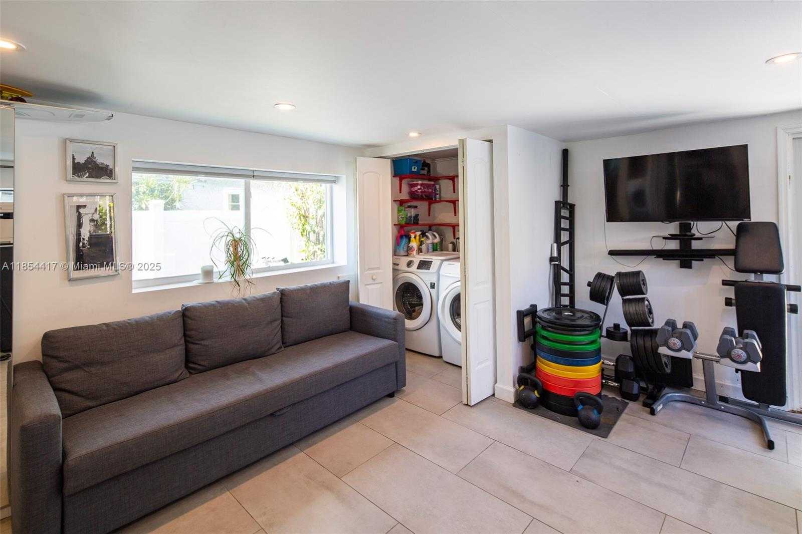 Small Image of 955 VAN BUREN ST, Hollywood Number 30