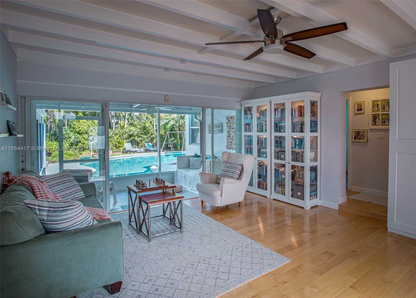 Small Image of 955 VAN BUREN ST, Hollywood Number 4