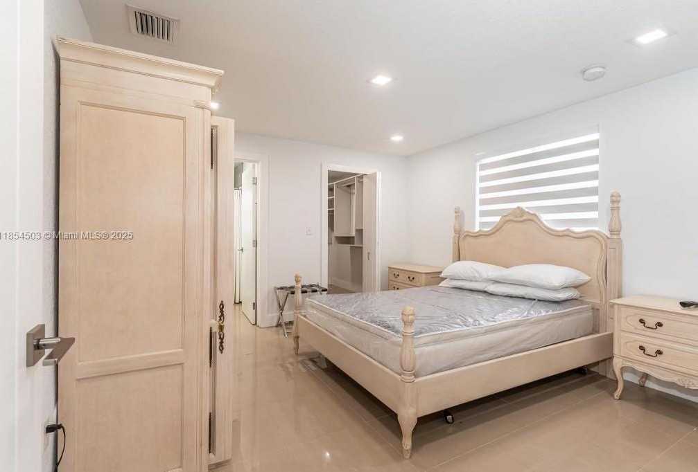 Small Image of 16110 NORTH WEST 26TH AVE, Miami Gardens Number 17