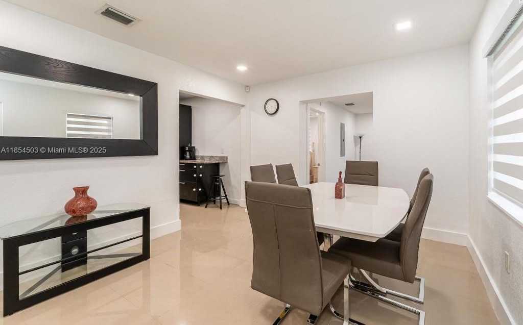 Small Image of 16110 NORTH WEST 26TH AVE, Miami Gardens Number 8