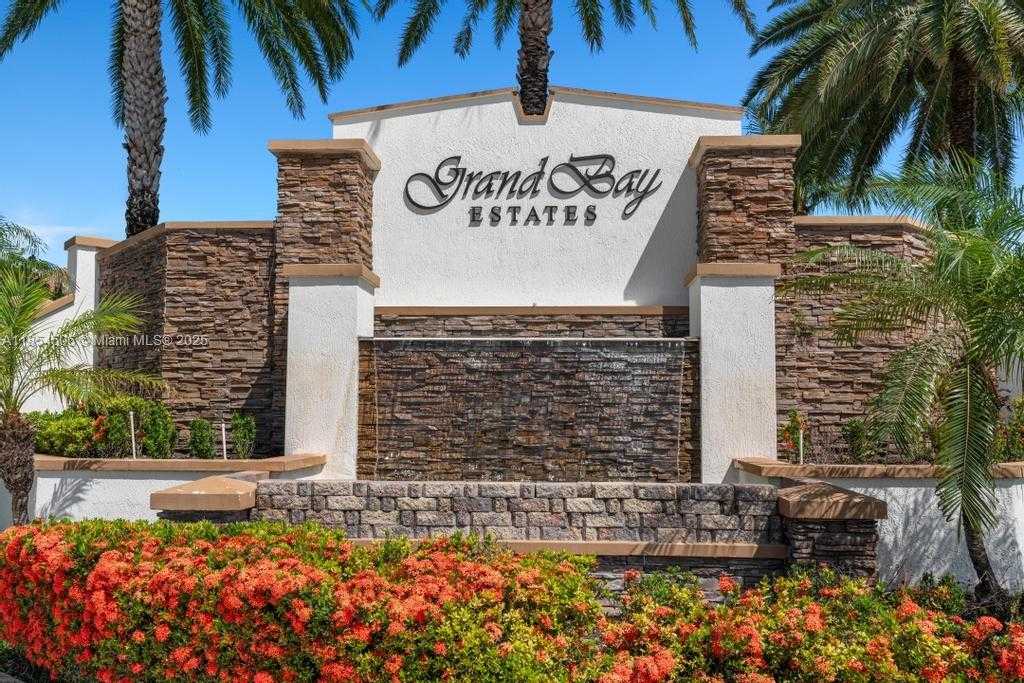 Small Image of 10023 NORTH WEST 89TH TER, Doral Number 1