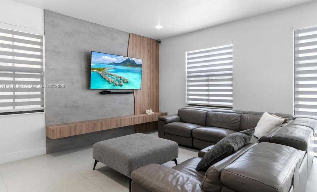 Small Image of 10023 NORTH WEST 89TH TER, Doral Number 12