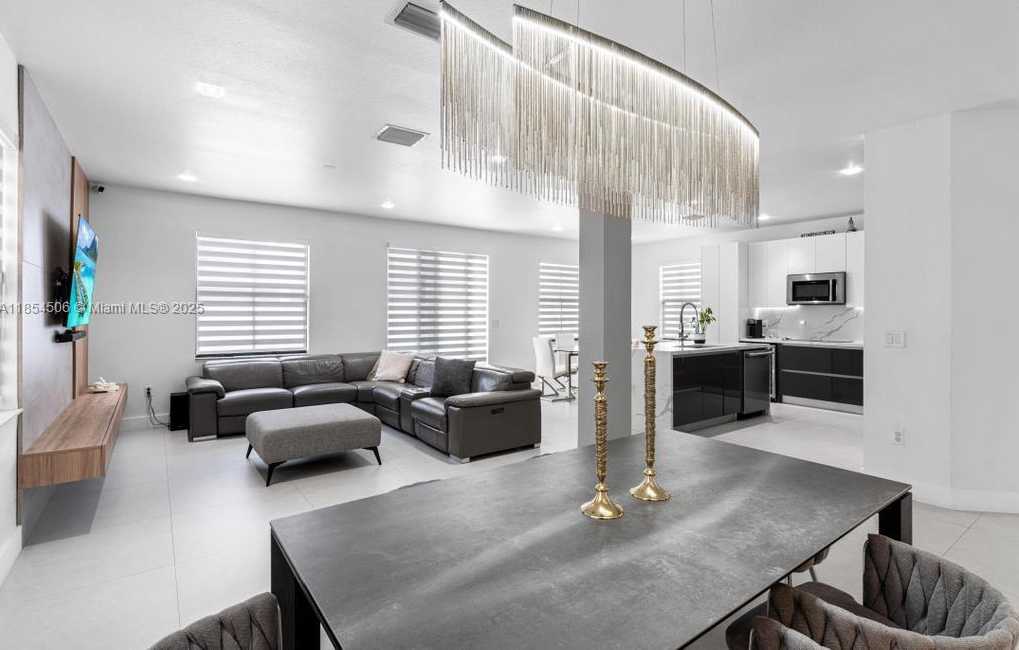 Small Image of 10023 NORTH WEST 89TH TER, Doral Number 15