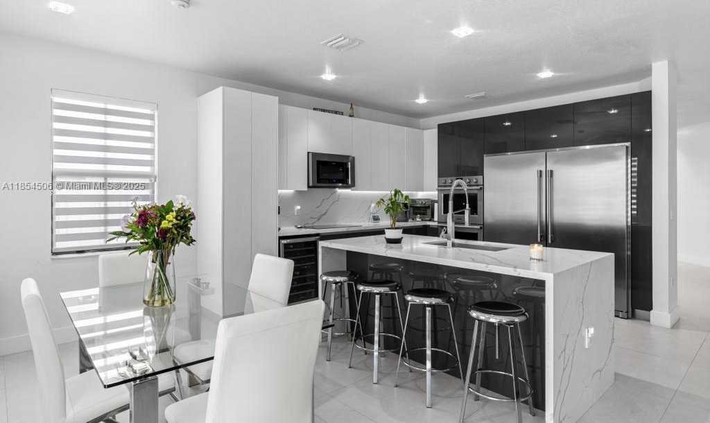 Small Image of 10023 NORTH WEST 89TH TER, Doral Number 19