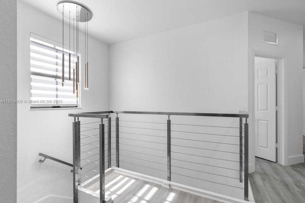 Small Image of 10023 NORTH WEST 89TH TER, Doral Number 22