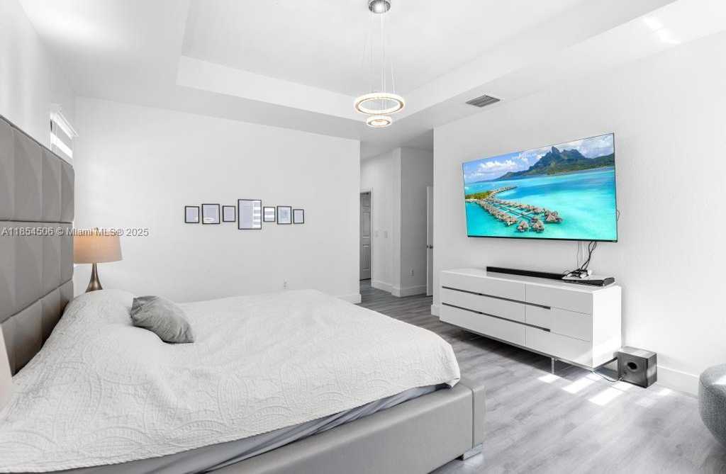 Small Image of 10023 NORTH WEST 89TH TER, Doral Number 24