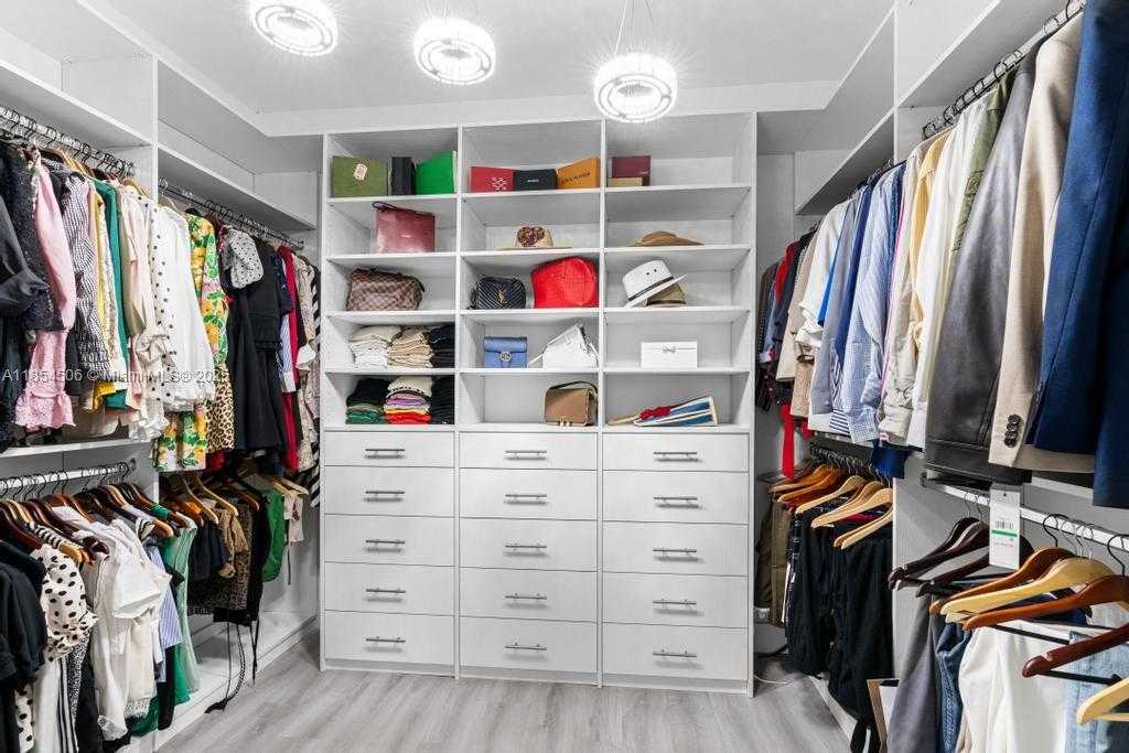 Small Image of 10023 NORTH WEST 89TH TER, Doral Number 25