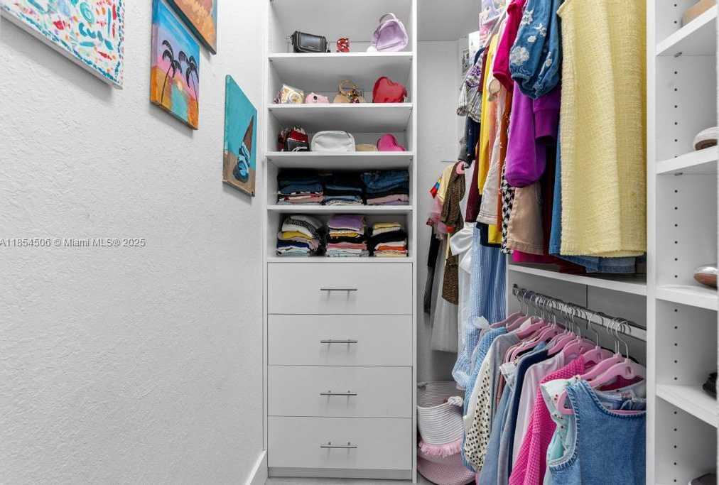 Small Image of 10023 NORTH WEST 89TH TER, Doral Number 32