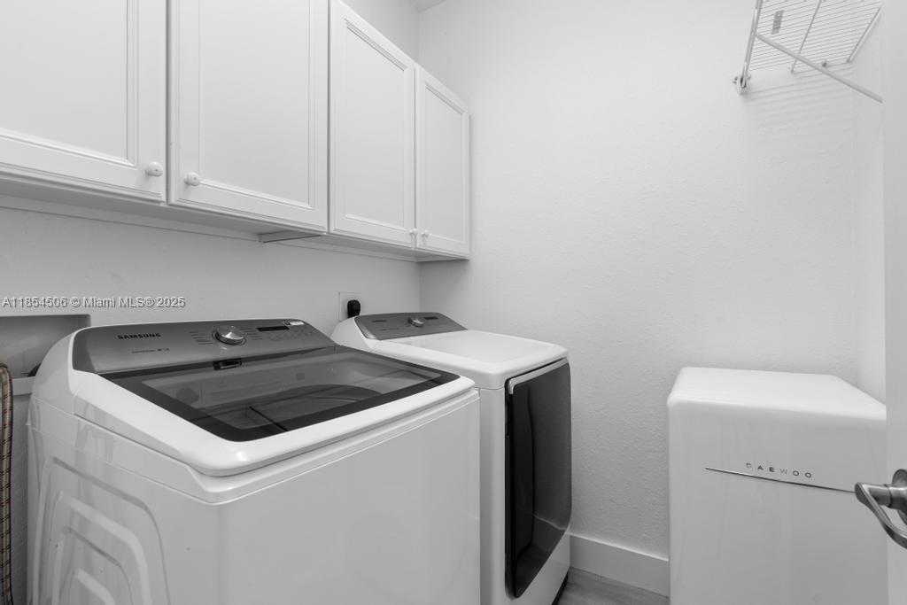 Small Image of 10023 NORTH WEST 89TH TER, Doral Number 34