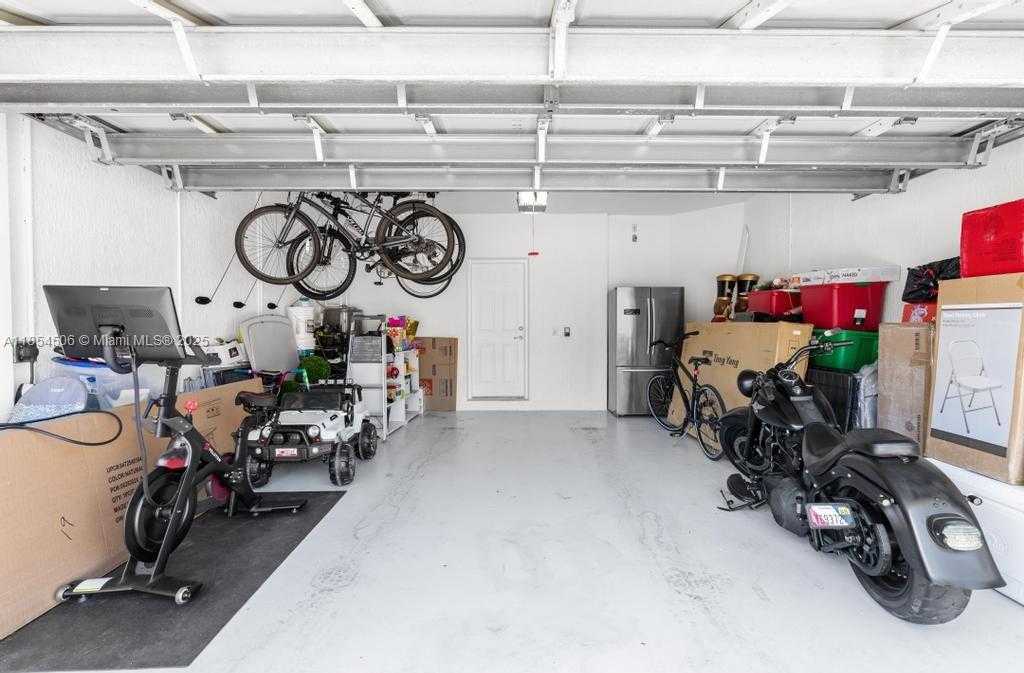 Small Image of 10023 NORTH WEST 89TH TER, Doral Number 36