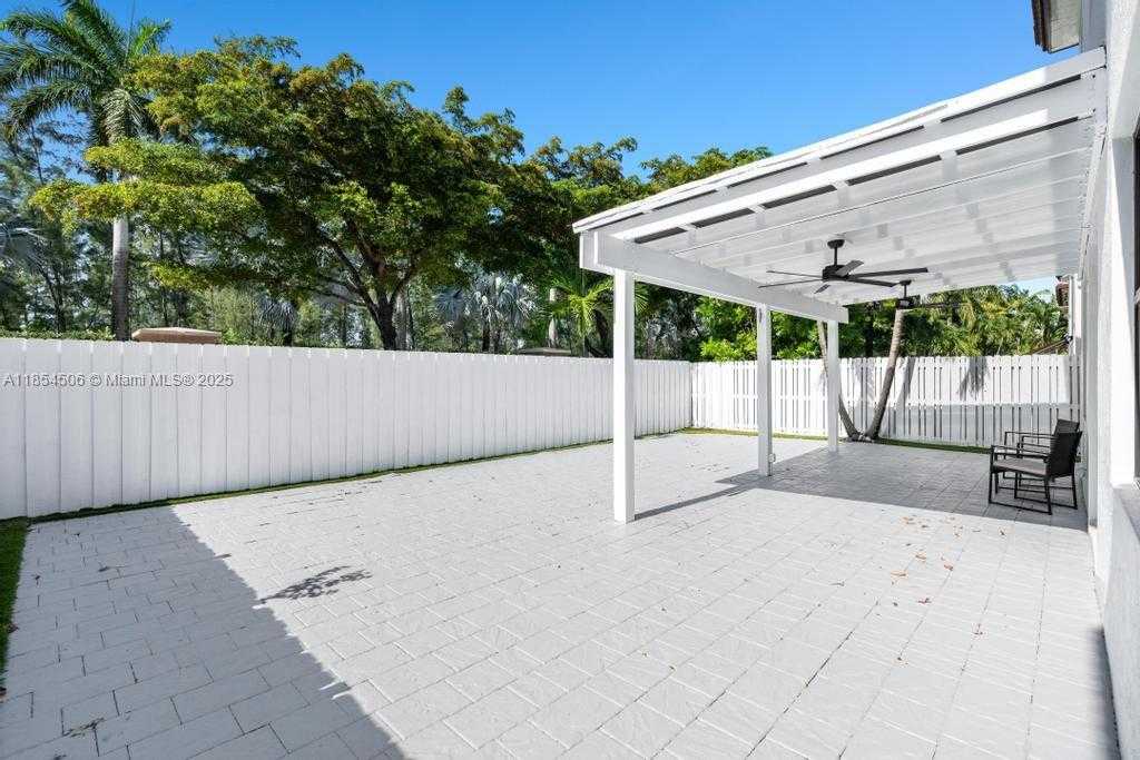 Small Image of 10023 NORTH WEST 89TH TER, Doral Number 37