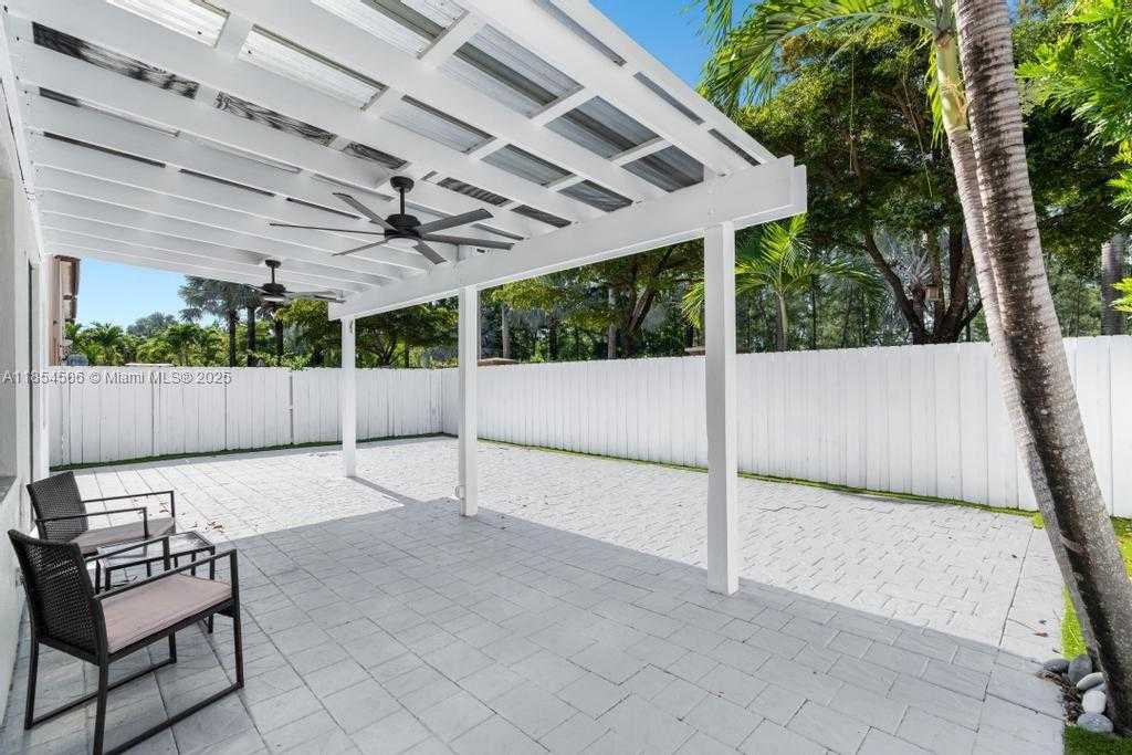 Small Image of 10023 NORTH WEST 89TH TER, Doral Number 38