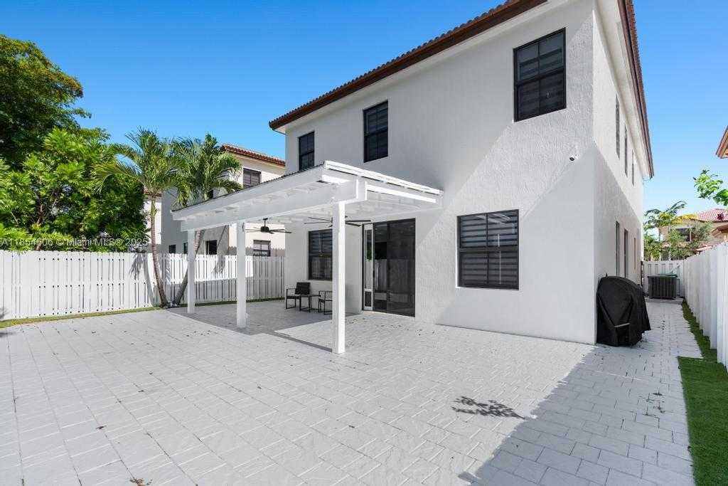 Small Image of 10023 NORTH WEST 89TH TER, Doral Number 40