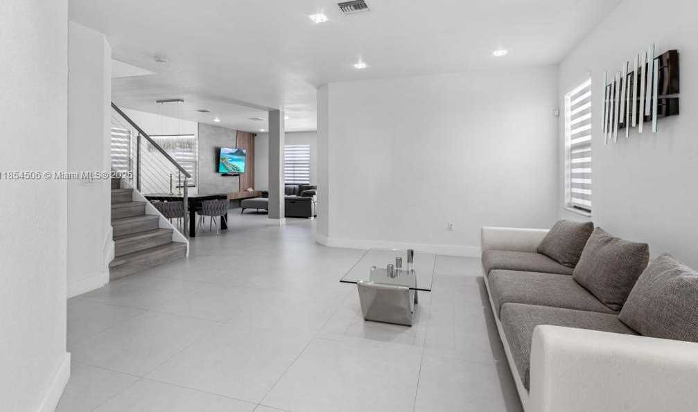 Small Image of 10023 NORTH WEST 89TH TER, Doral Number 7