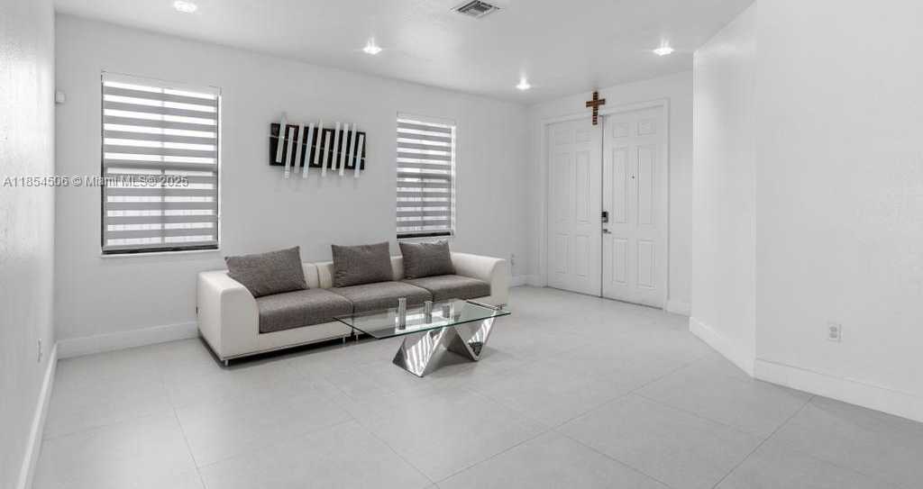 Small Image of 10023 NORTH WEST 89TH TER, Doral Number 8