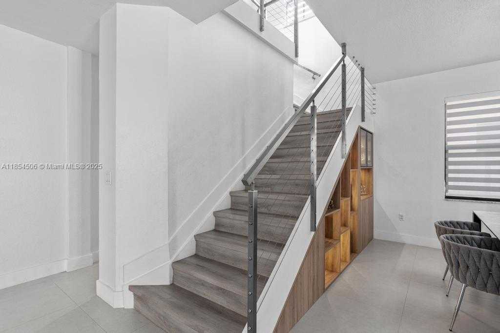 Small Image of 10023 NORTH WEST 89TH TER, Doral Number 9