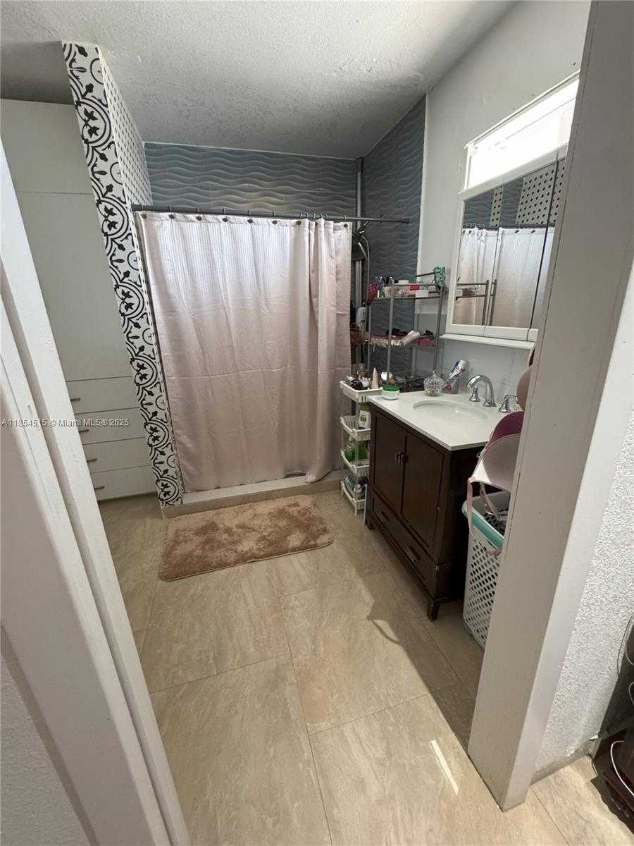 Small Image of 490 WEST 53RD ST, Hialeah Number 13