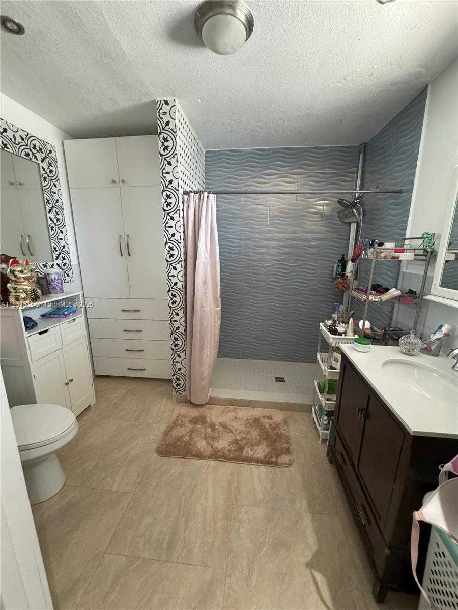 Small Image of 490 WEST 53RD ST, Hialeah Number 15