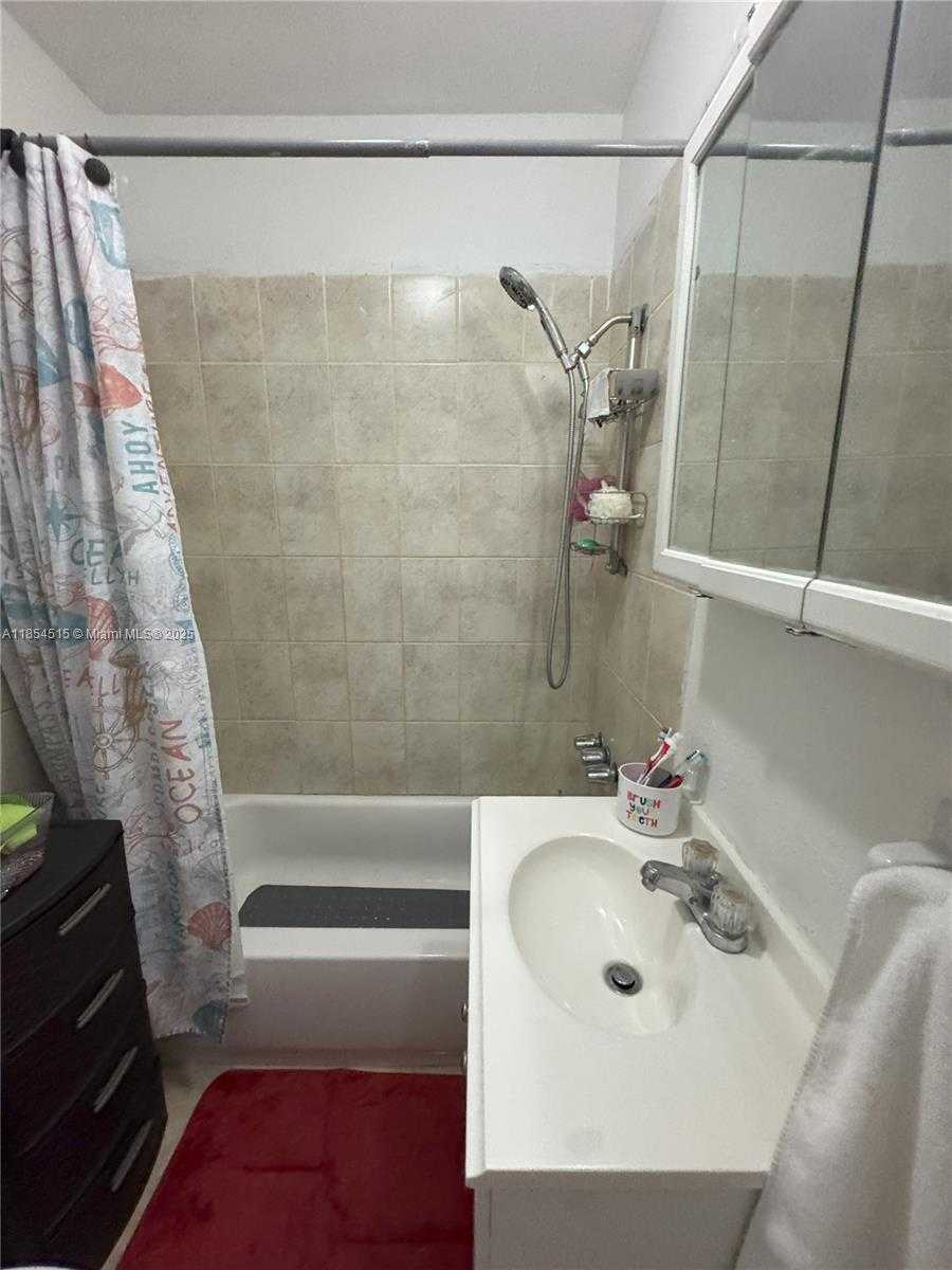 Small Image of 490 WEST 53RD ST, Hialeah Number 19
