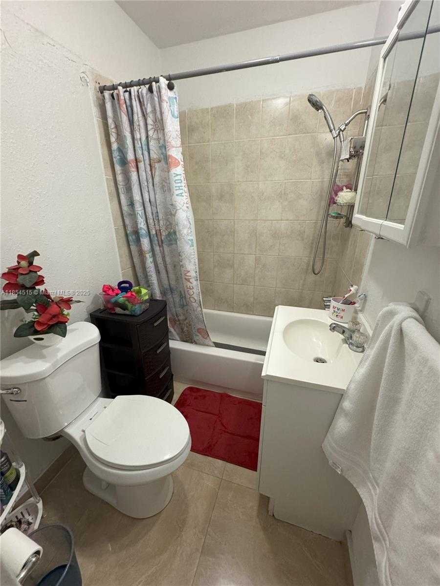 Small Image of 490 WEST 53RD ST, Hialeah Number 20