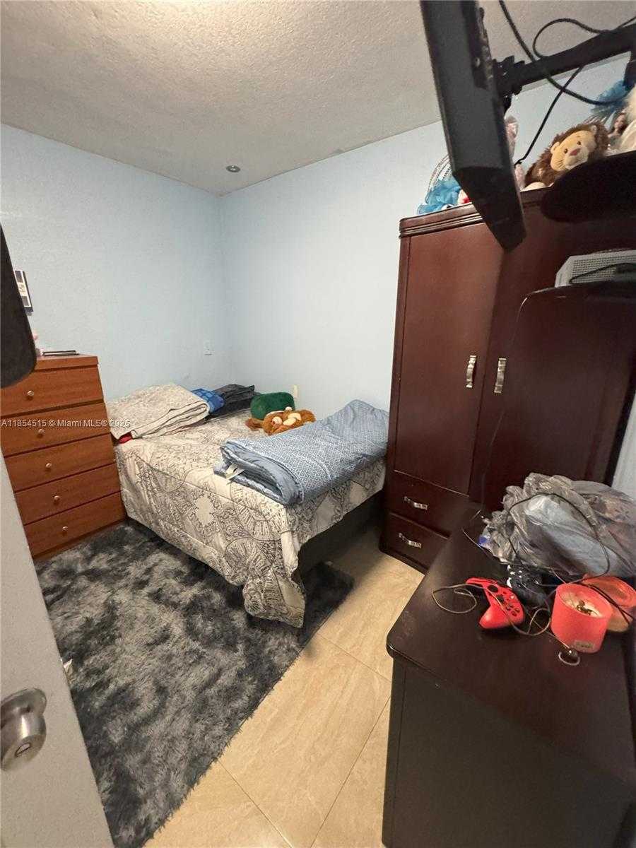 Small Image of 490 WEST 53RD ST, Hialeah Number 21