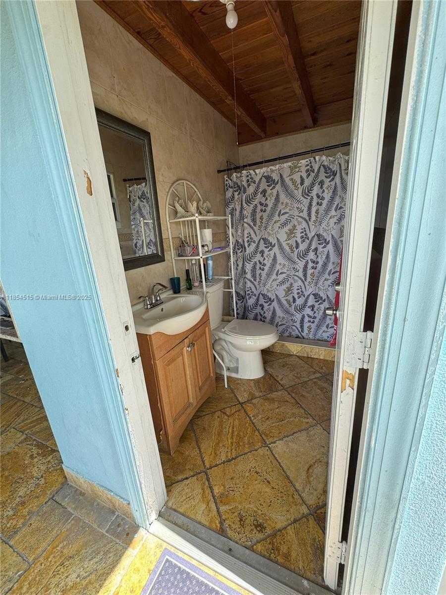 Small Image of 490 WEST 53RD ST, Hialeah Number 28