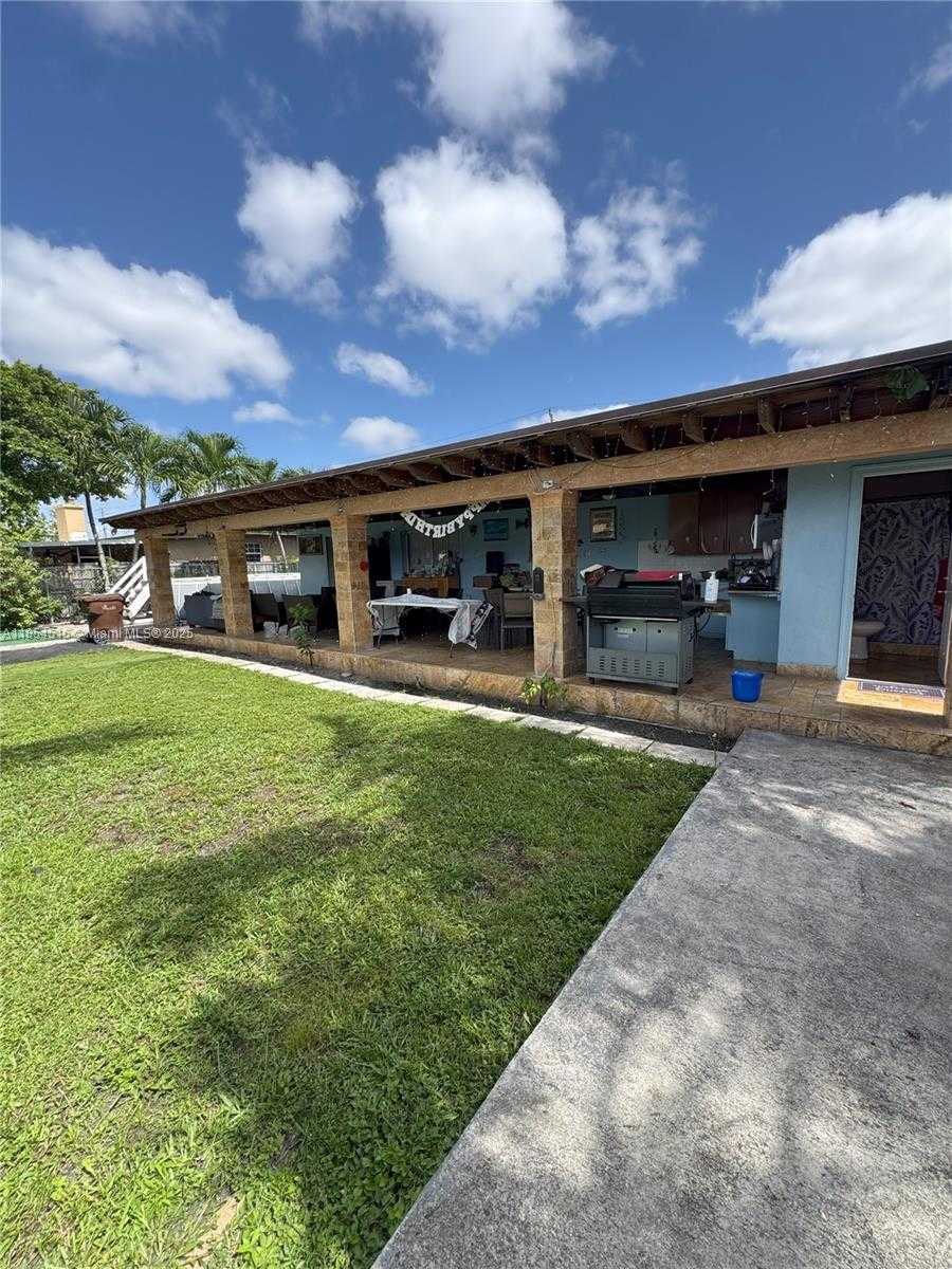 Small Image of 490 WEST 53RD ST, Hialeah Number 4