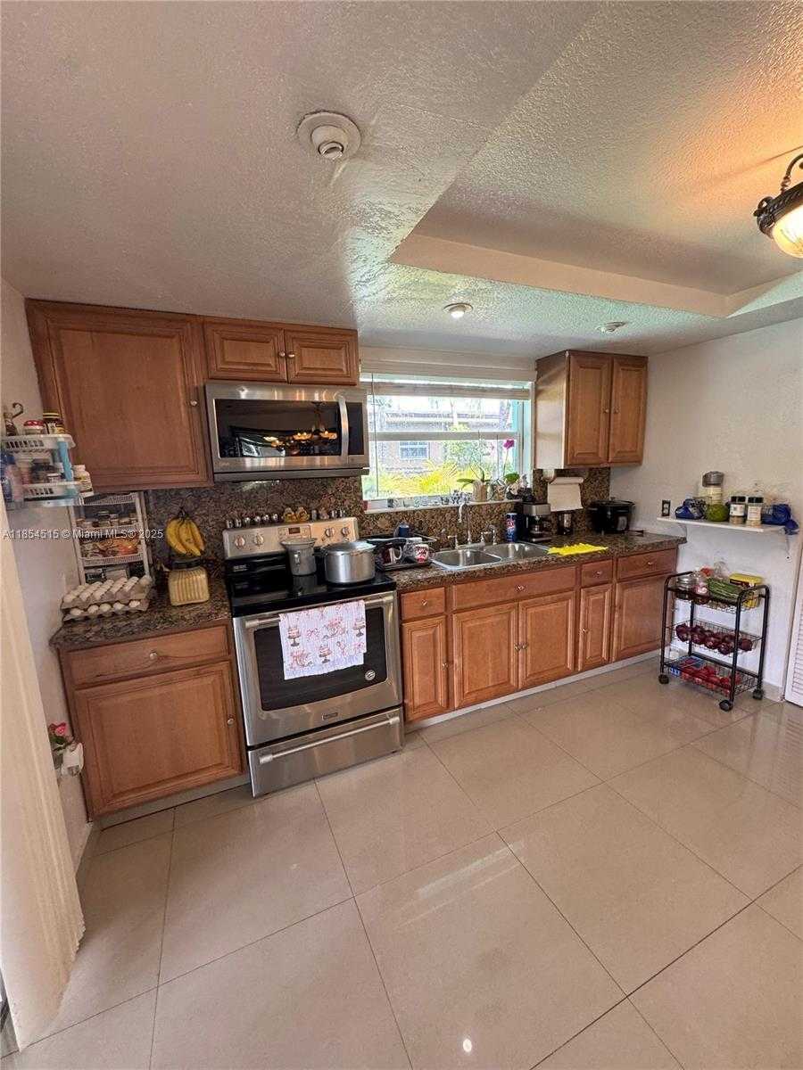 Small Image of 490 WEST 53RD ST, Hialeah Number 5