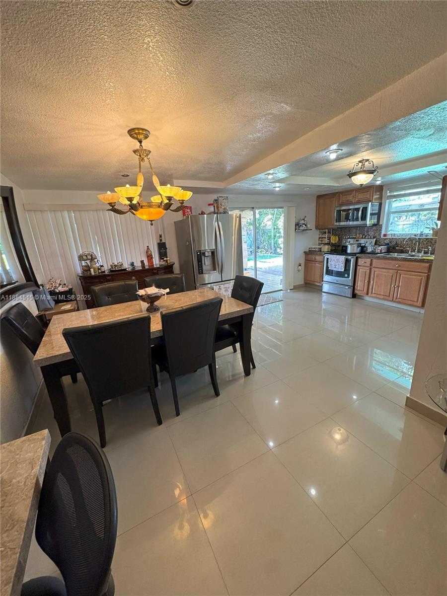 Small Image of 490 WEST 53RD ST, Hialeah Number 7