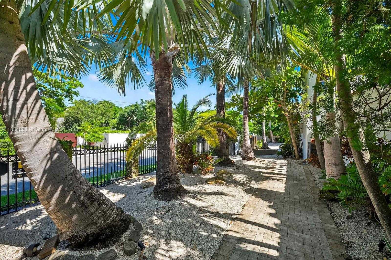 Small Image of 1051 NORTH EAST 89TH ST, Miami Number 12