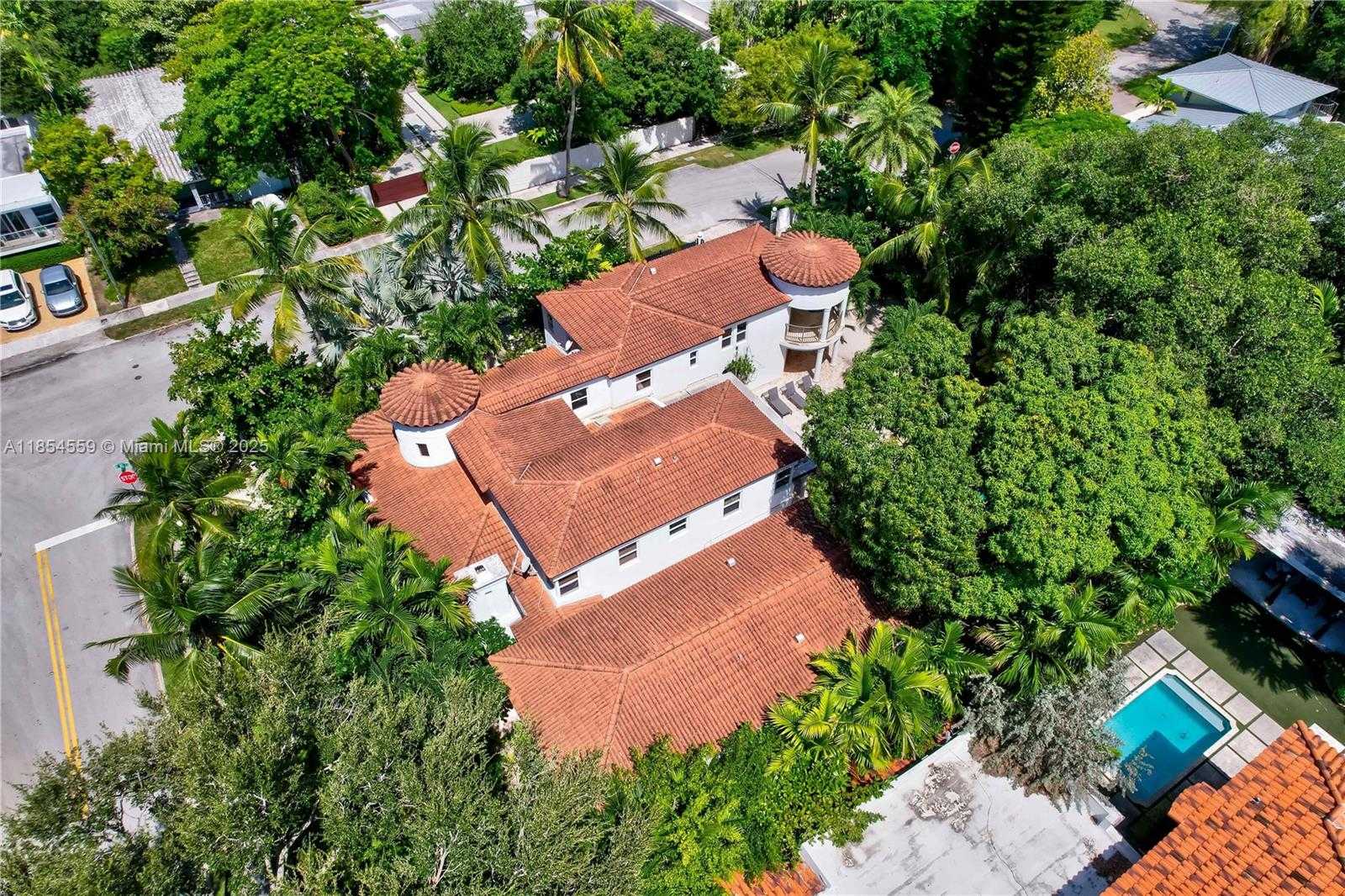 Small Image of 1051 NORTH EAST 89TH ST, Miami Number 3