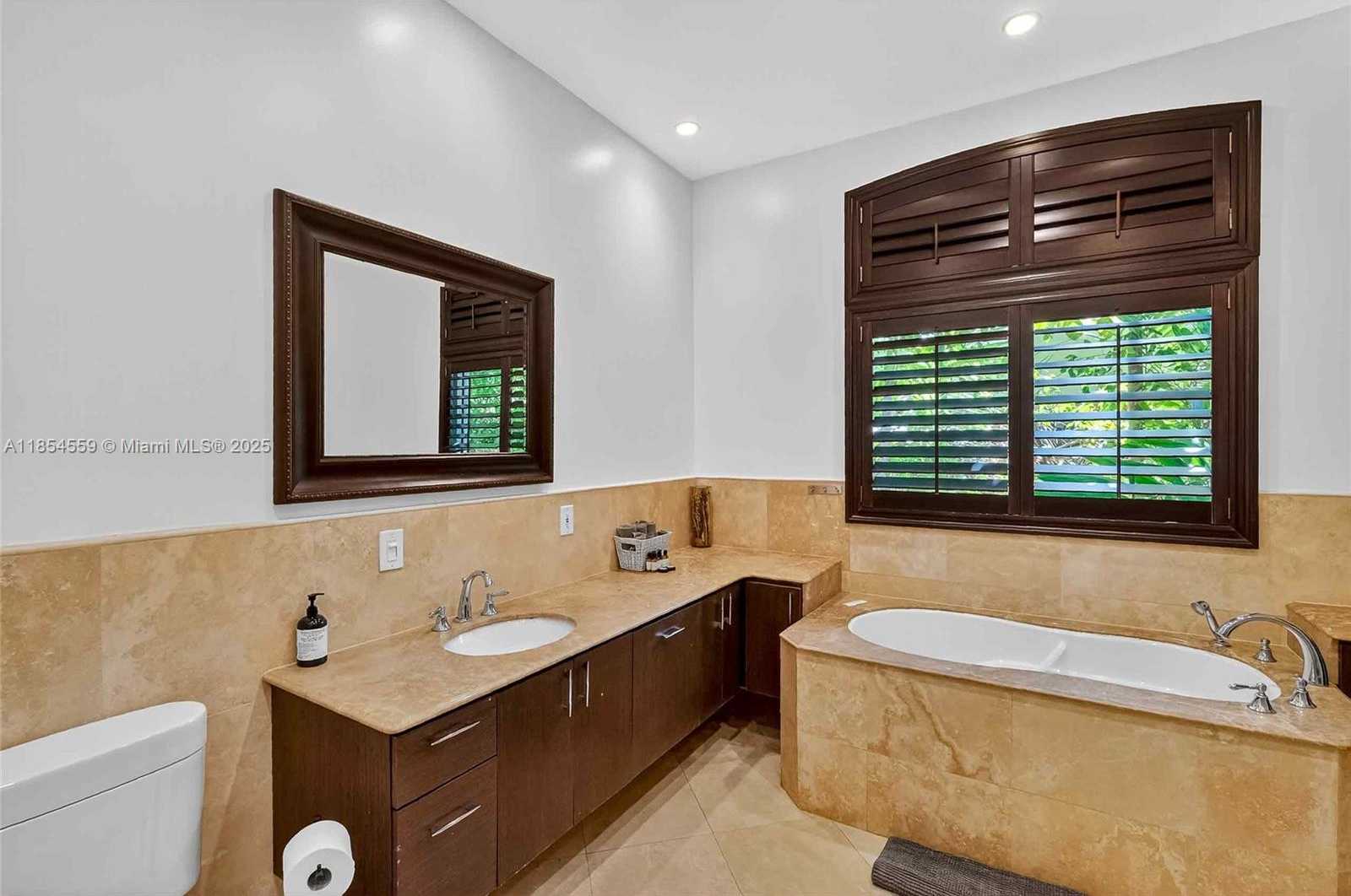 Small Image of 1051 NORTH EAST 89TH ST, Miami Number 43