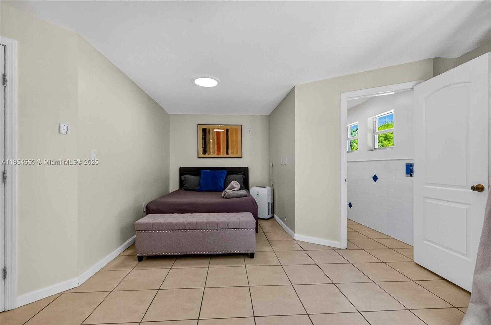 Small Image of 1051 NORTH EAST 89TH ST, Miami Number 52