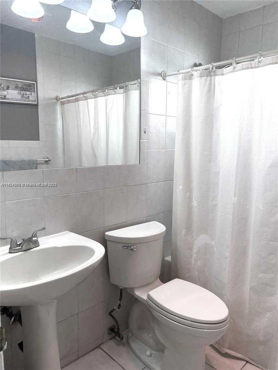 Small Image of 6960 NORTH WEST 11TH CT, Margate Number 10