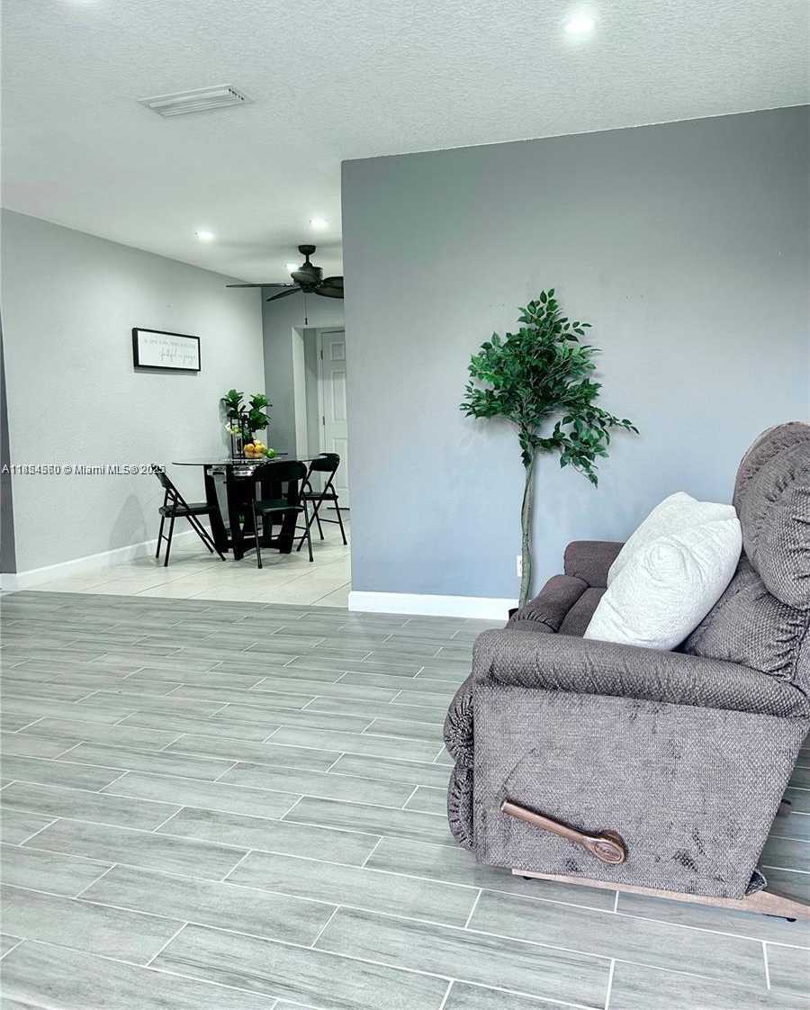 Small Image of 6960 NORTH WEST 11TH CT, Margate Number 3