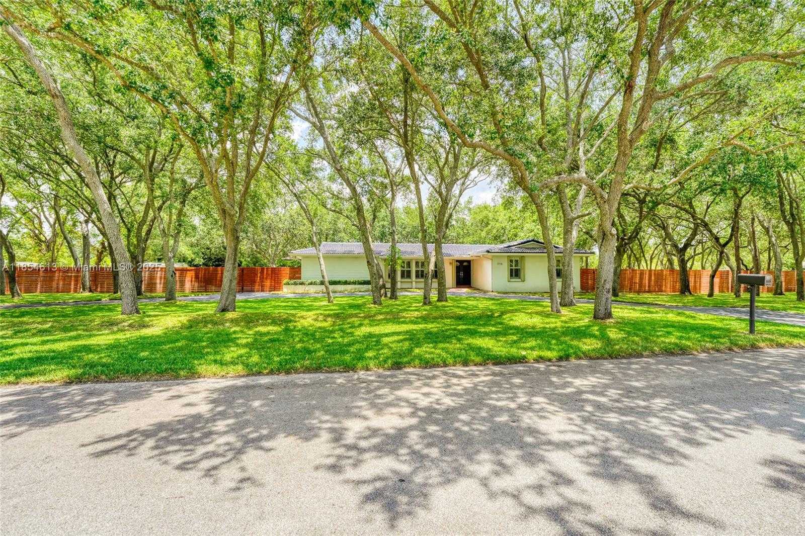 Small Image of 7715 SOUTH WEST 122ND ST, Pinecrest Number 33
