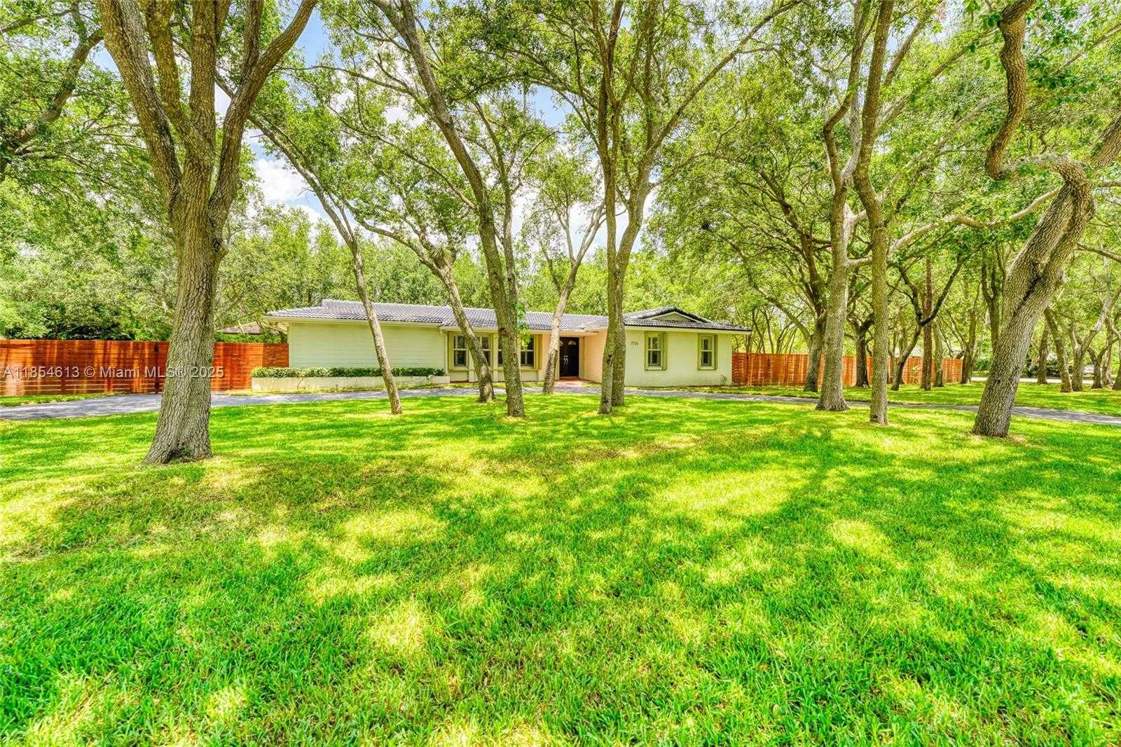 Small Image of 7715 SOUTH WEST 122ND ST, Pinecrest Number 34