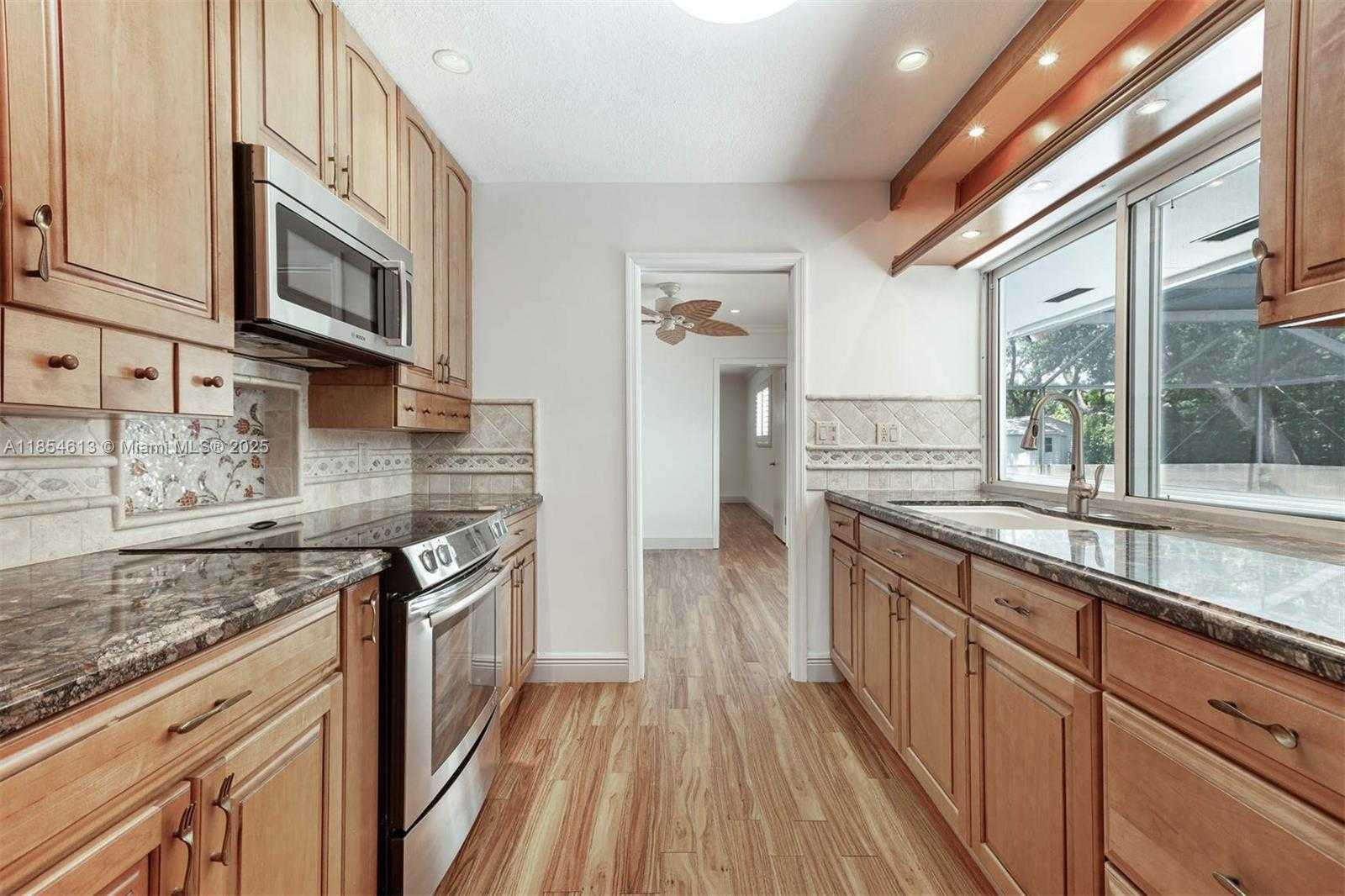 Small Image of 7715 SOUTH WEST 122ND ST, Pinecrest Number 8