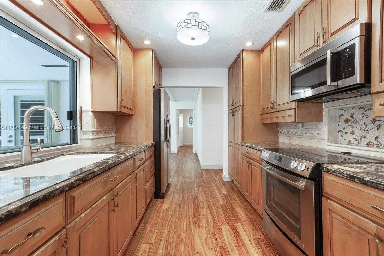 Small Image of 7715 SOUTH WEST 122ND ST, Pinecrest Number 9