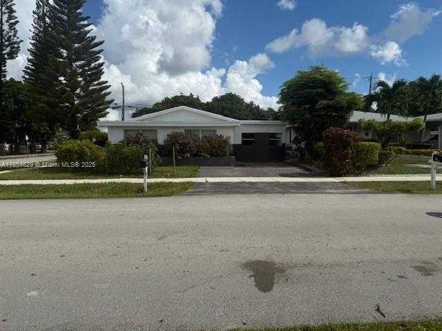 Small Image of 3025 NW 11TH ST, Fort Lauderdale Number 2