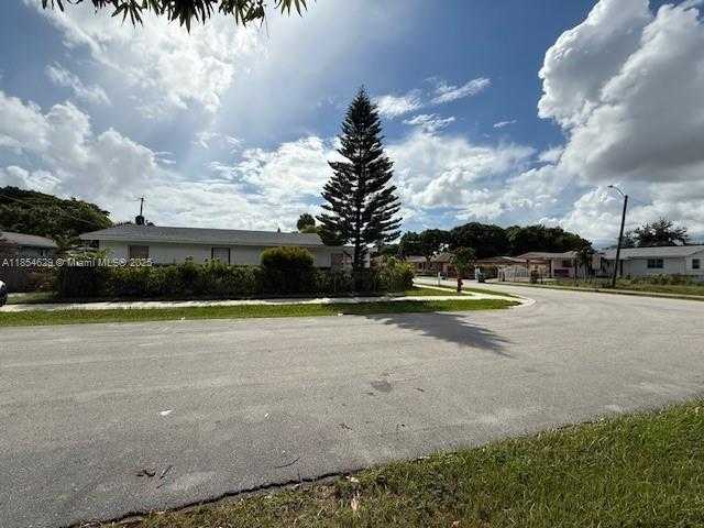 Small Image of 3025 NW 11TH ST, Fort Lauderdale Number 3