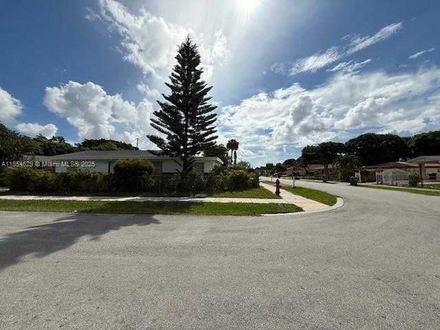 Small Image of 3025 NW 11TH ST, Fort Lauderdale Number 5